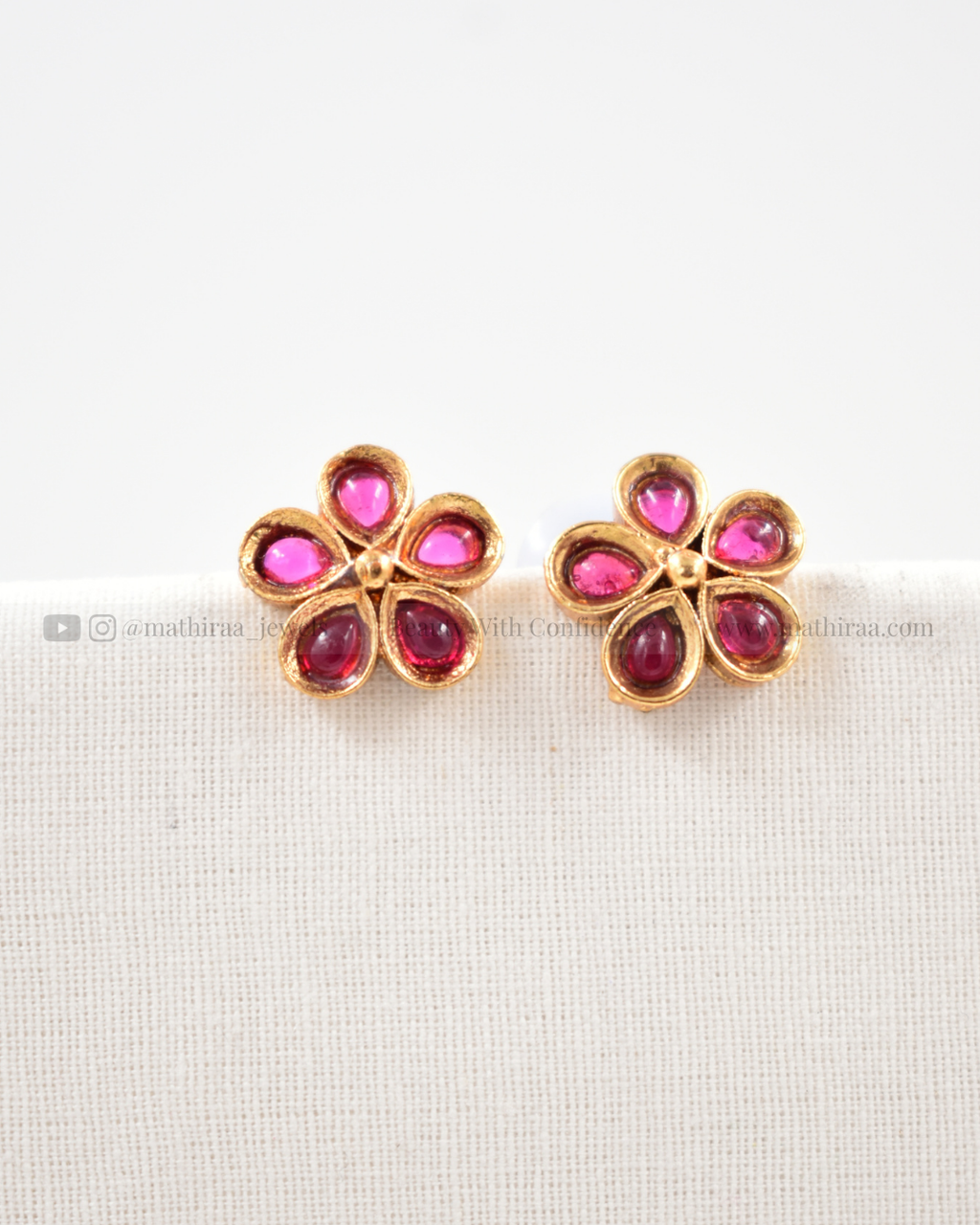 Mithra Petal Charm Neckset