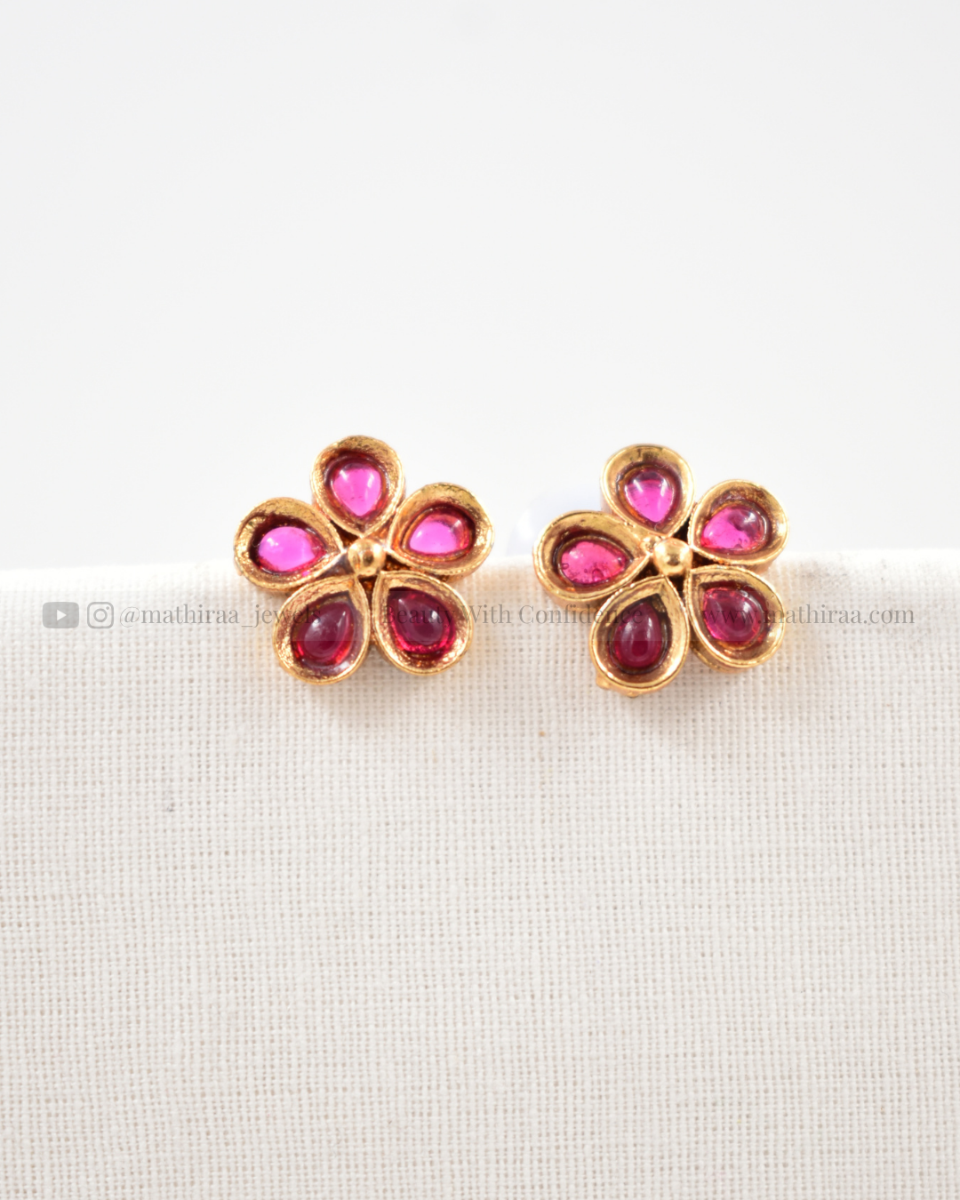 Mithra Petal Charm Neckset